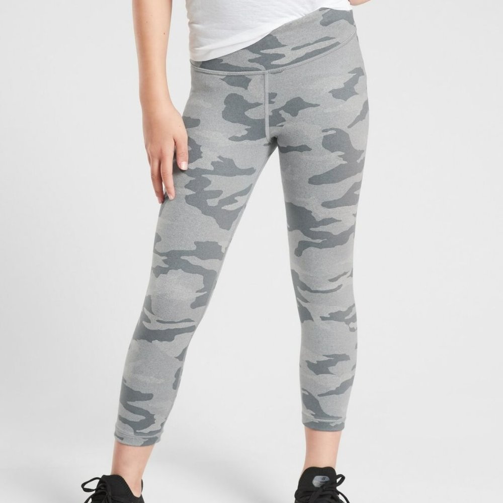 Athleta Girl Chit Chat Capri Camo Leggings- XL (14)